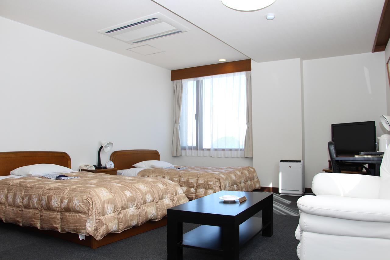 Station Hotel Šingu Exteriér fotografie